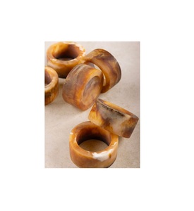 Servilletero de resina hecho a mano con patrones de remolino únicos, perfecto para usar en cenas temáticas, vacaciones u ocasiones elegantes - Product Image 4