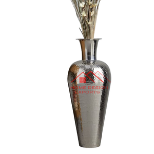 Accesorios de decoración para el hogar y el hotel a precio mayorista Diseño martillado Jarrón alto de metal con acabado dorado para moderno - Product Image 4