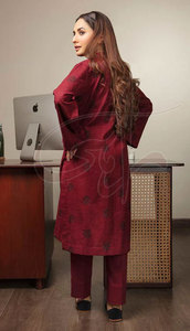 Trajes Formales para Mujer de Estilo Único Hechos en Pakistán, Diseño Personalizado, Material Khaddar de Alta Calidad, Ecológico, para Invierno, Disponibles en Línea - Product Image 4