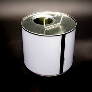 Latas cilíndricas de hojalata personalizables de 155 mm con capacidad total desde 2,6 hasta 3,5 Lt. Con asa y orificio de vertido - Product Image 2