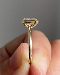 Anillo de Compromiso con Engaste de Bisel, Certificado IGI, Corte Radiante, Anillo de Diamante Cultivado en Laboratorio de 2.0 Ct, Anillo de Boda Solitario, Diamante CVD de Laboratorio - Product Image 3