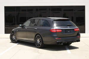 Mercedes-Benz Classe E AMG E 63 S 2023 de conception standard - Product Image 2