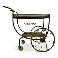 Grand chariot de service moderne en métal argenté avec miroir transparent brillant, élégant et Antique pour le dîner et le déjeuner