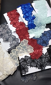 Garniture en dentelle perlée artisanale écologique de luxe avec perles et paillettes pour robes de mariée robes de soirée amélioration des saris - Product Image 2