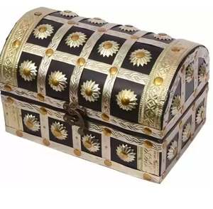 Elegantes cajas de joyería de metal de estilo europeo Cajas de baratijas creativas para elevar su colección de cosméticos - Product Image 3