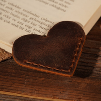 Marque-page personnalisé en cuir avec cœur Marque-page personnalisé de qualité supérieure pour lecteur Cadeau unique pour les amoureux des livres, lui, elle, hommes et femmes