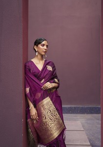 Sari de Seda Banarasi de Primera Calidad Tejido a Mano para Mujer, Ropa Tradicional India, Zari Plateado Puro, Borde Tejido Pesado, para Fiestas - Product Image 6