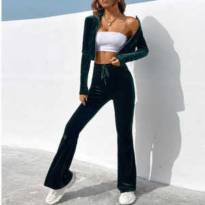 Survêtement en velours personnalisé de haute qualité pour femmes sweat à capuche court zippé et ensemble de jogging survêtement de sport décontracté en velours - Product Image 2