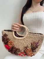 Tas Selempang Wanita Vintage Bergaya dari Anyaman Eceng Gondok Buatan Tangan Vietnam dengan Hiasan Bunga Dinamis dan Muda, Tren Terbaru, Model Terbuka Dua Sisi