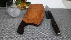 Planche à découper en bois au look vintage avec planche à fromage à texture finie à la main et couteau en acier inoxydable pour un style de cuisine rustique - Product Image 6