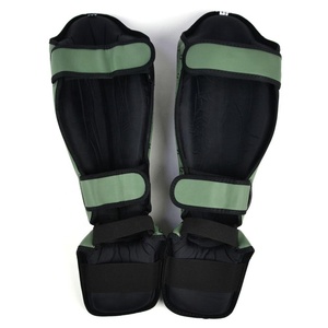 Protège-tibias Fairtex SP5 Muay Thai - Vert sauge, protection professionnelle des jambes pour le kickboxing et l'entraînement en arts martiaux - Paire - Product Image 3