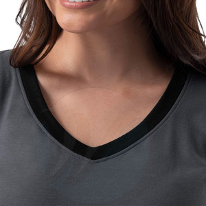 ชุดเซ็ตเสื้อยืดแขนสั้นและกางเกงขาสั้นลำลองสำหรับผู้หญิงปี 2025 ผ้าฝ้าย 2 ชิ้น ไซส์พลัส ดีไซน์คอวี เป็นมิตรต่อสิ่งแวดล้อม ระบายอากาศได้ดี แห้งเร็ว MOQ ต่ำ - Product Image 5