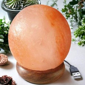 Lampe au sel de l'Himalaya artisanale écologique en forme de bol en forme de sphère sculptée pour la décoration intérieure naturelle et l'ambiance de bien-être - Product Image 6