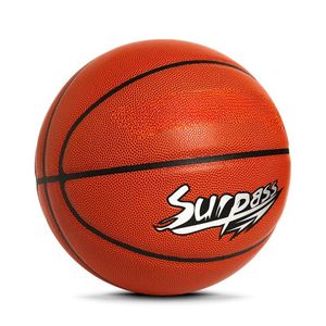 Pelota de baloncesto de microfibra con vejiga de butilo duradera para escuelas y clubes deportivos con agarre antideslizante para partidos de cancha interior - Product Image 3