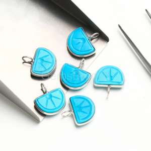 Dijes de Fruta de Naranja Tallados en Turquesa Azul AAA, Dije de Piedra Preciosa de Turquesa con Baño de Oro Vermeil, Joyería de Cristal Curativo por Mayorista - Product Image 5