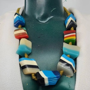 Collier en résine bohème, bijoux artistiques, pendentif en résine scintillante MN EXPORTS, look tendance et unique - Product Image 1