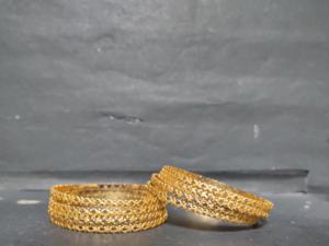 Brazaletes de calidad superior con 22CT chapado en oro redondo en forma de moda diseñado brazaletes hechos a mano para la venta por exportadores - Product Image 3