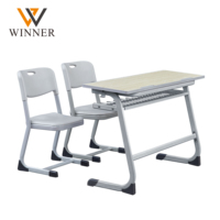 Chaises et tables d'école modernes pour adultes avec design en plastique réglable pour le mobilier du lycée Ensemble de bureaux pour étudiants