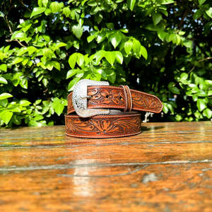 Cinturón Vaquero Punk Occidental de Cuero Importado de Grano Completo Hecho a Mano, 40 mm, con Diseño Floral Paisley, Hebilla de Aleación de Zinc Personalizada - Product Image 1
