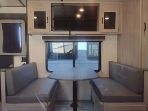 NOUVEAU RV C-O-A-C-H-M-E-N RV NORTHERN S-P-I-R-I-T ULTRA L-I-T-E 2252MD MODÈLE 2023 PRÊT À LA VENTE - Product Image 3