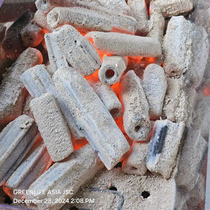 CKT Vietnam hexagonal aserrín briqueta carbón hecho a máquina madera blanda 7850J calorías 3% contenido de cenizas para Oriente Medio - Product Image 1