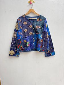Veste en coton Kantha faite à la main avec broderie Manteau d'hiver court réversible avec imprimé floral pour femme - Product Image 3