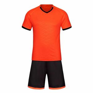 Top Trending Hombres Uniforme de fútbol Transpirable Sublimación personalizada Diseño Nombre Logo Camiseta de fútbol Ropa deportiva Uniforme de equipo de fútbol - Product Image 3
