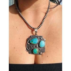 Pendentif Randy Billy Kingman serti de pierres avec incrustation de turquoise et d'argent sterling - Product Image 2