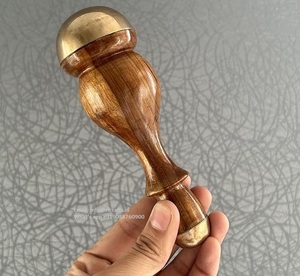 Rodillo de acupresión masajeador corporal de madera de alta calidad para uso personal y profesional en Spa - Product Image 1