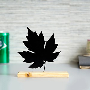 Sculpture artistique en feuille de métal noir avec base en bois pièce maîtresse parfaite pour la décoration de la maison et du bureau - Product Image 6