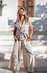 Top de mujer con bordado floral y cinturón estilo bata exclusiva para verano - Product Image 6