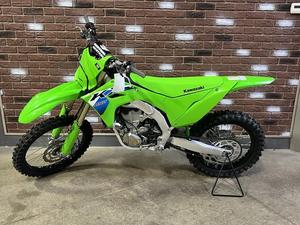 Motocicleta de Carreras Todoterreno de Alto Rendimiento de 450cc, 2026 - Product Image 3