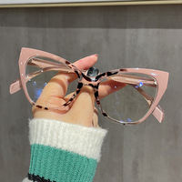 Vente en gros de montures pour lunettes pour femmes lunettes plates œil de chat anti-lumière bleue en forme de papillon dégradé grande monture de lunettes