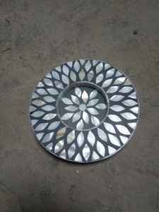 Sous-verres ronds en nacre faits à la main Noor Opulence, tapis de protection élégants pour la maison de luxe, le bureau et les cadeaux de Ramadan - Product Image 2