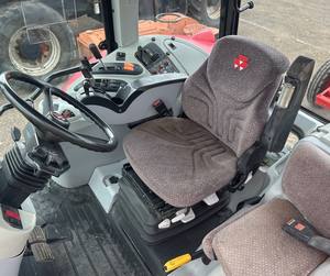 Tractor Massey Ferguson 6475 con tracción 4x4, motor Perkins, usado, para uso agrícola, disponible para la venta. - Product Image 5