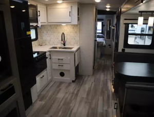 Autocaravanas Usadas a Precios Accesibles 2024-2020, Remolques de Viaje Jaycoo_Travel Trailer RV White Hawk 32BH - Product Image 2