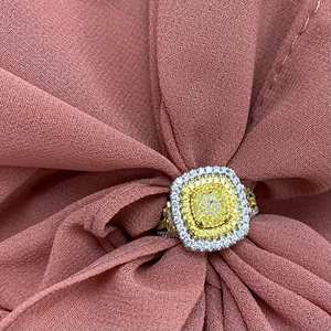 GIA แหวนประดับเพชรรูปสี่เหลี่ยมคางหมูสีทองขาว18K ลายแฟนซีด้านข้างประดับเพชร2.47งานหมั้นทรงสี่เหลี่ยมคางหมู - Product Image 4