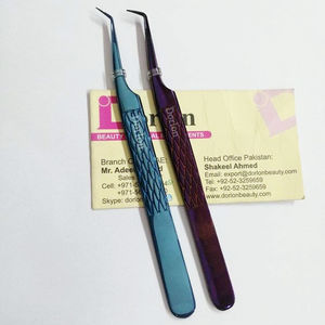 Pinzas profesionales para pestañas Acabado en plasma Agarre de diamante Logotipo personalizado de acero inoxidable Pinzas para pestañas clásicas y de mega volumen - Product Image 1