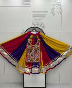 Lehenga choli สไตล์ navratri ที่ทันสมัยสำหรับผู้ใหญ่งานเกมหนักเย็บยาวถึงพื้นและงานกระจกจริง - Product Image 2