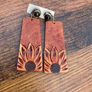 Nueva llegada estilo occidental tallado a mano pendientes de cuero mujeres lindo pendiente de lágrima de moda joyería de moda de cuero - Product Image 2