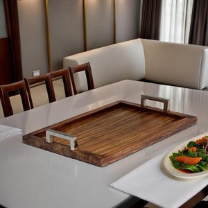 Bandeja de Servir de Madera de Acacia con Asas de Metal, Bandeja para Comida y Bebidas para Mesa de Centro, Desayuno, Cena y Bar, Decorativa Rústica - Product Image 3