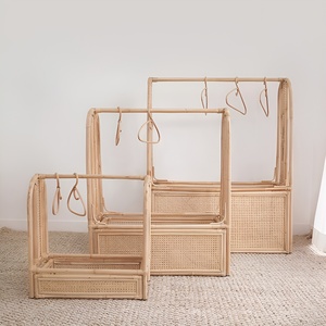 Prix usine porte-vêtements en bois rotin petit moyen grand porte-vêtements avec tailles personnalisées - Product Image 4