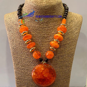 Collares de resina hechos a mano con cuentas personalizadas para mujeres, damas y niñas, joyería India para bodas y fiestas hecha en la India - Product Image 1