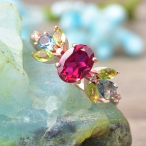 Anillo de Rubí, peridoto y aguamarina Anillo de piedras preciosas múltiples Anillo de Plata de Ley 925 de rubí cultivado en laboratorio de forma ovalada Hecho a mano en la India - Product Image 2