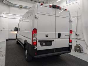 2024 R-A-M Pro-Mas-ter 2500 Tradesman 159 Furgoneta de Carga con Techo Alto FWD con Asiento para Pasajeros y Motor Automático - Product Image 6