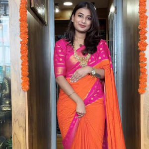 Sari de Seda Mysore Bicolor Naranja y Rosa, Largo hasta el Suelo, con Borde de Zari, Secado Rápido, Tradicional Indio, para Fiestas, para Mujer - Product Image 1