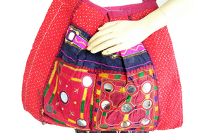 Sacs à bandoulière à fermeture éclair de grande capacité de style Banjara pour femmes Nouveaux sacs de plage à franges en daim écologiques Impression durable - Product Image 4