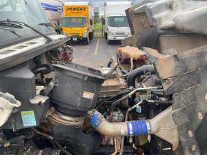 Camion plateau diesel à essieux tandem 114SD d'occasion de 2020, longueur 26 pieds, 410 CV, boîte automatique 10 vitesses, transport industriel et de construction - Product Image 5