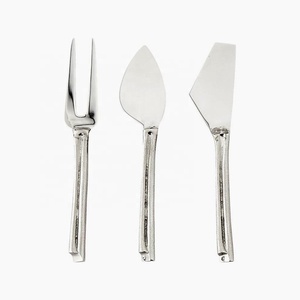 Cuchillo de queso de acero inoxidable con mango de diseño de asta chapada en plata utilizado como herramientas y artilugios de cocina para hoteles - Product Image 3
