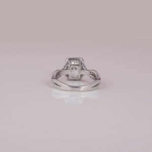 Radiant Cut Lab Créé Diamant Halo Cluster Réglage Bague de Fiançailles 14KT Plaqué Or Massif Bague Diamant Tendance Sans Conflit - Product Image 4